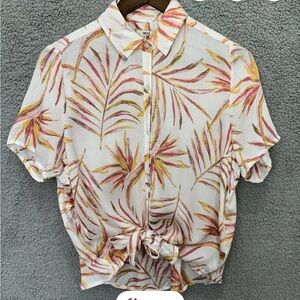 Muse White Short-Sleeve Button-Down Shirt with Pink and orange Leaf Print
